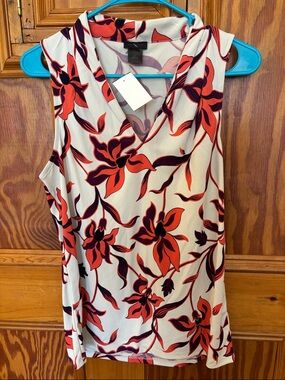 Ann Taylor Sleeveless V Neck Floral Top